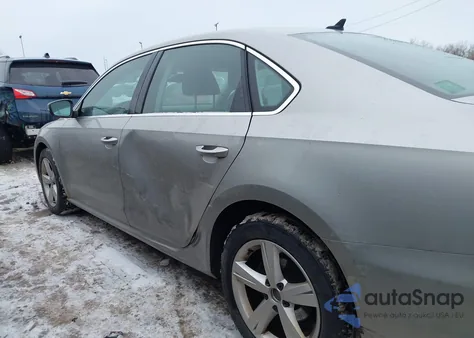 2013 Volkswagen Passat 2.5L Se из США, поврежденный, VIN 1VWBP7A3XDC091303